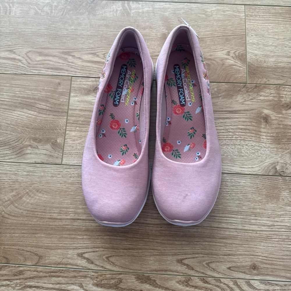 Skechers air Cooled Memory Foam Women 9